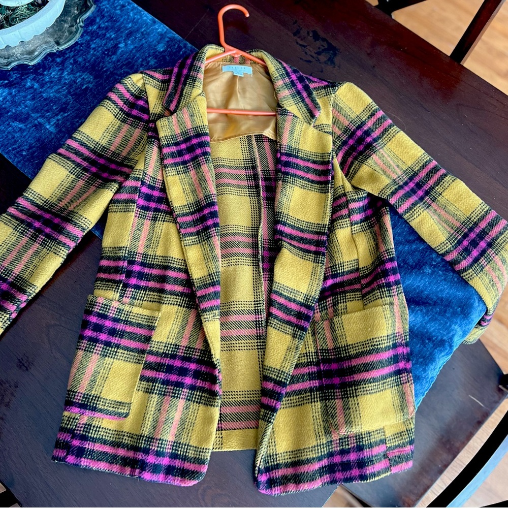 Plaid 90s style boutique blazer